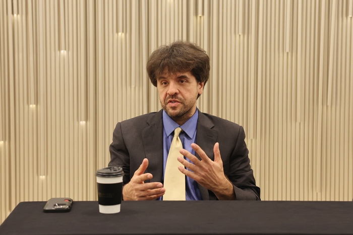 “빛으로 알츠하이머 치료,시력 회복…신약 새 시대 연다”