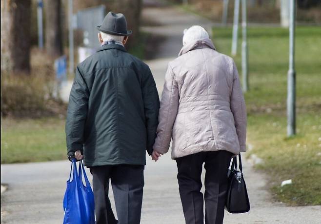 유전자가 수명에 끼치는 영향력, 2배 높아져 50~55%…왜 변했나